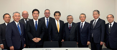 税制改正要望逢沢一郎会長集合